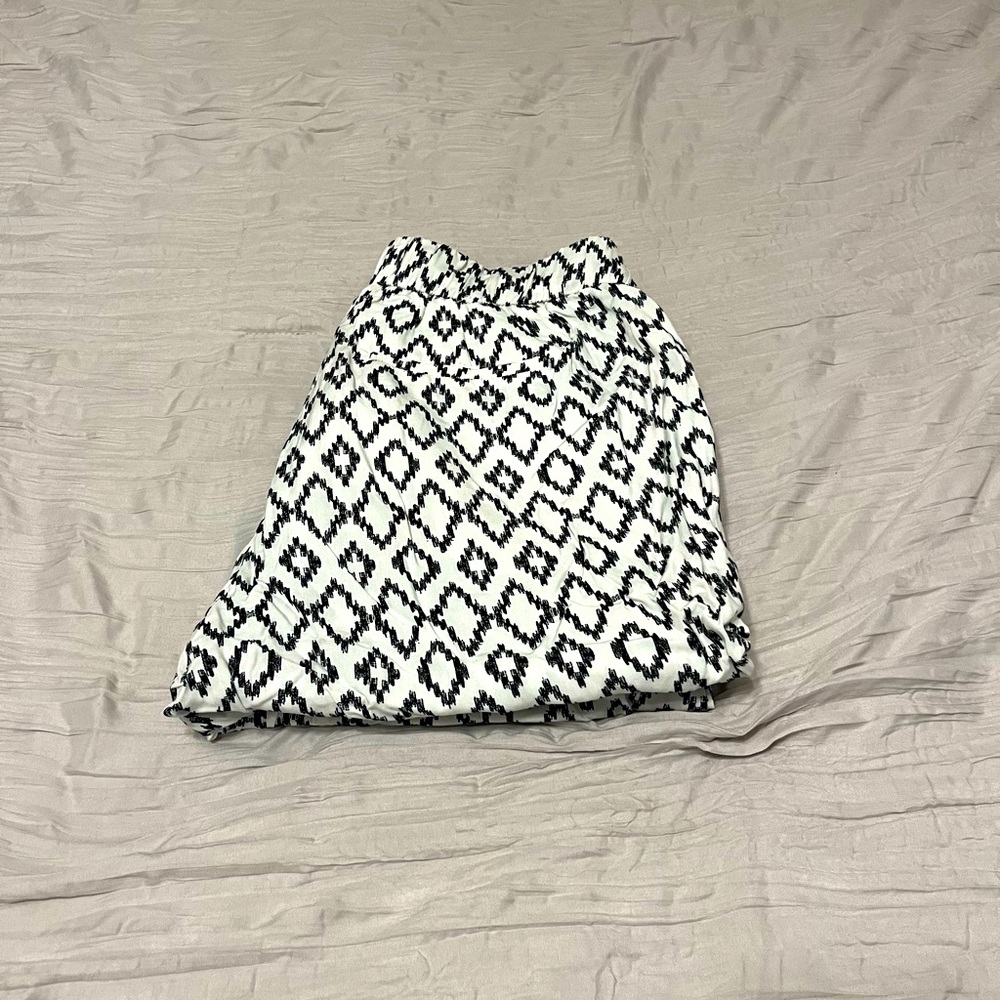Black and white Patterned pants
